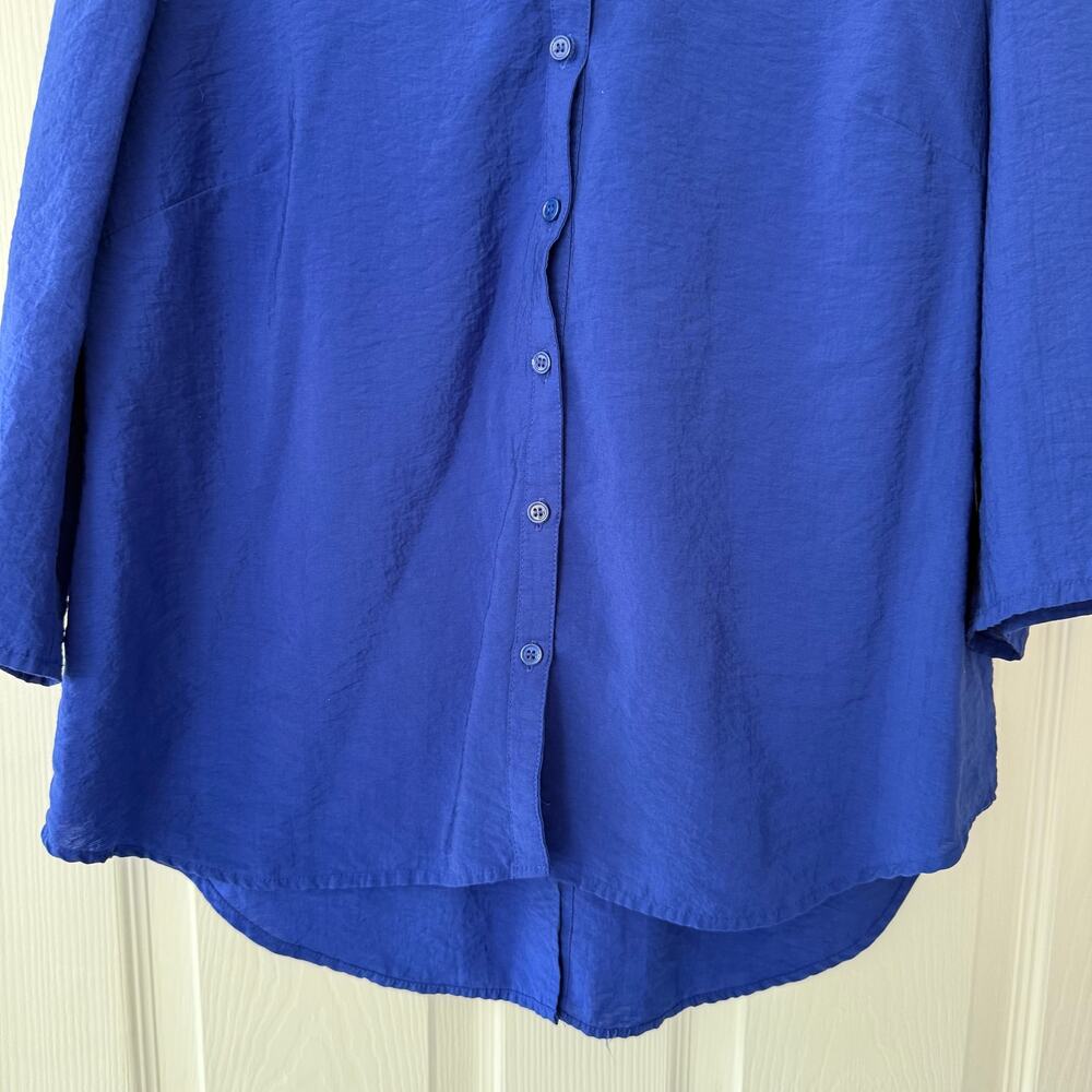 Chico's Women's Blue Button Down Roll Tab Sleeve V-Neck Top Size 2 - Picture 3 of 14